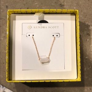 NEVER BEEN WORN KENDRA SCOTT NECKLACE